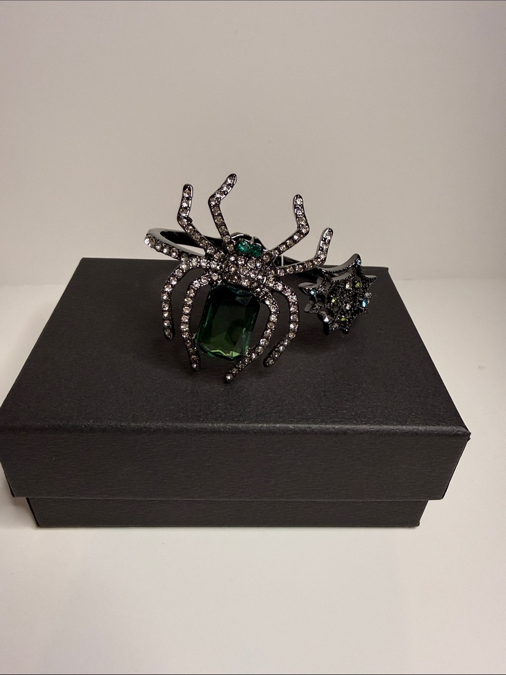 Betsey Johnson Emerald Spider Hair Cuff with Clear Crystals